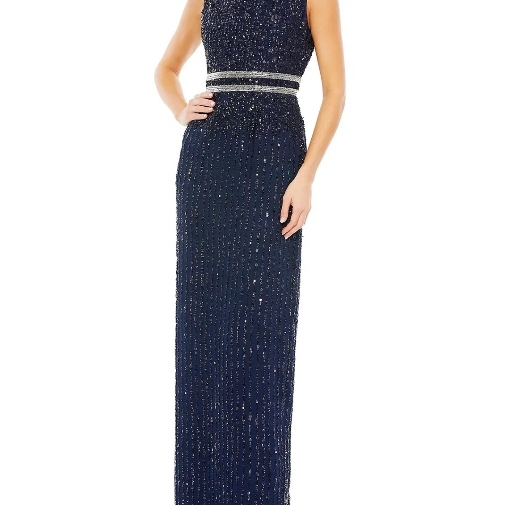Elegant Navy Sleeveless Gown